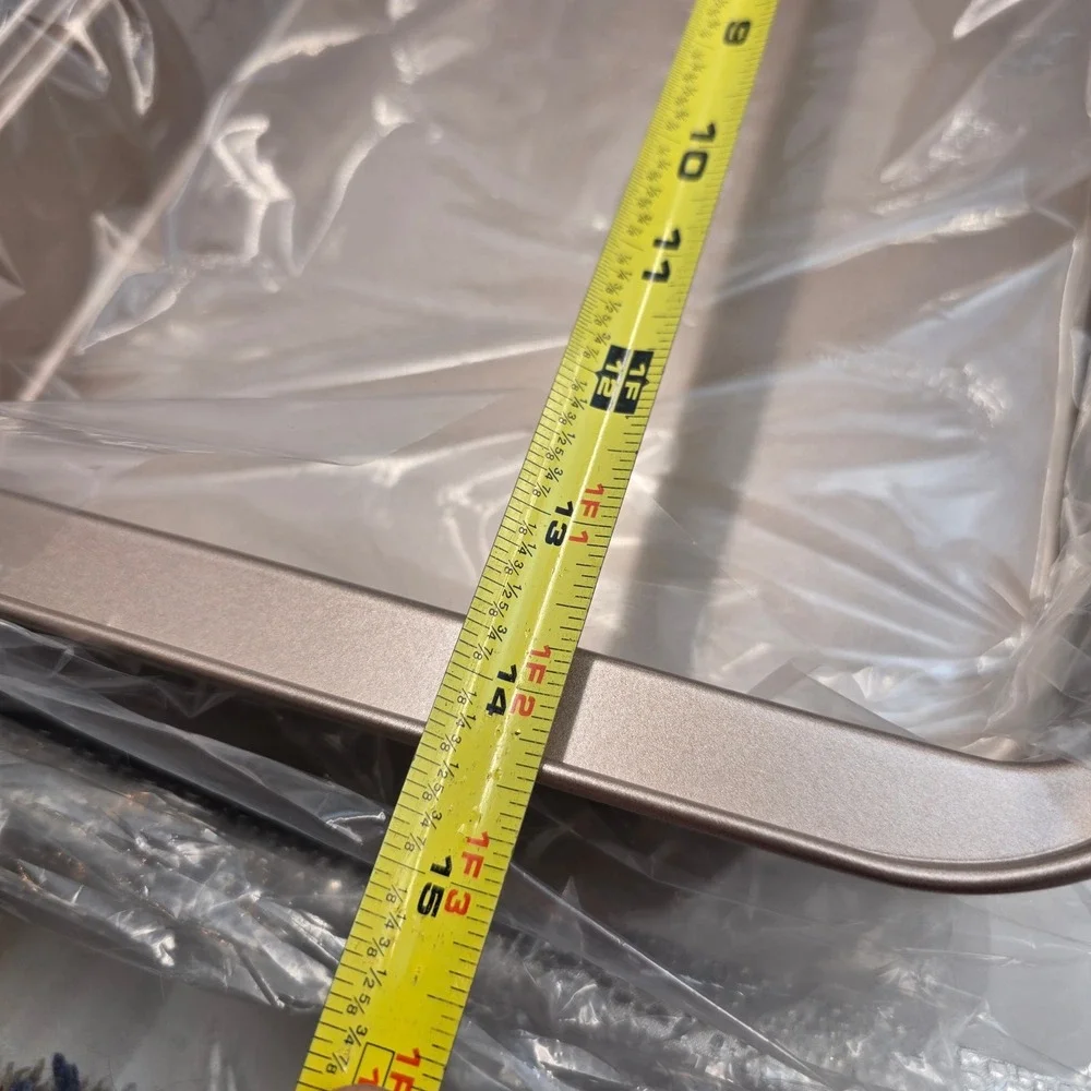 Unbranded gold carbon